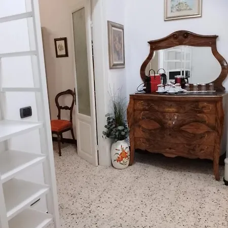 Glam Luxury Lorenzo La Spezia