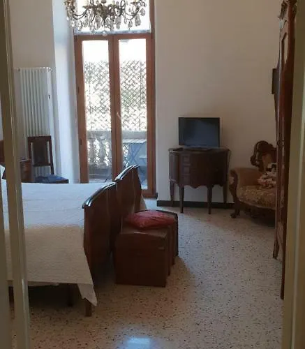 Glam Luxury Lorenzo Konukevi