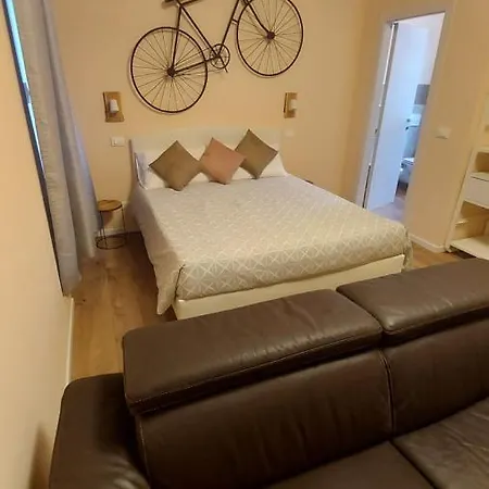 Glam Luxury Lorenzo 4*